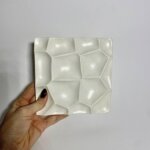 „Šviesos Ląstelės“ – baltas jesmonito padėkliukas